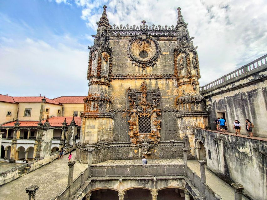 Tomar and Obidos: The Roman Legacy Villages Private Tour - Castelo De Tomar