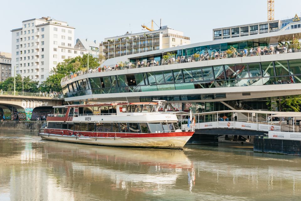 Vienna: 3-Course Evening Dinner Cruise - Dining Experiences Onboard