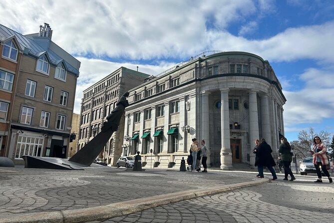 Walking Tour: Crimes, Revelations & Anecdotes in Quebec - Terrain, Difficulty, and Accessibility