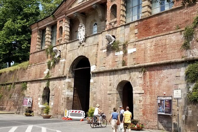 Walking Tour of Lucca and Its Walls - Group Size and Policies