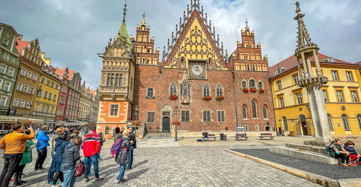 Wrocław: Old Town and Ostrów Tumski Walking Tour in English - Experience Highlights