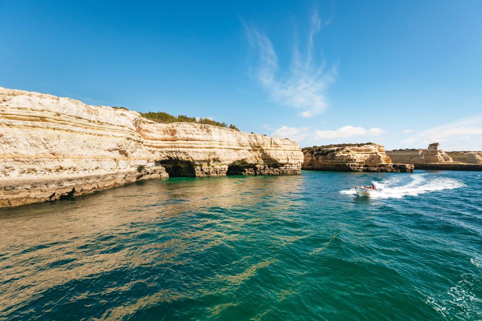 Albufeira: Sightseeing Cruise With Beach BBQ and Open Bar - Beach BBQ and Dining