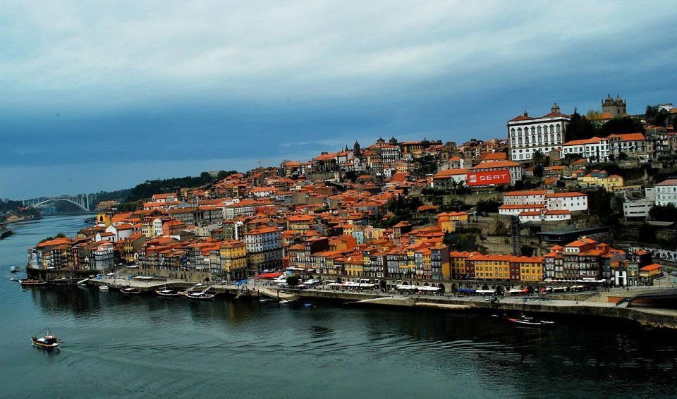 Algarve: Private Transfer to Porto With Stops up to 2 Cities - Language Options