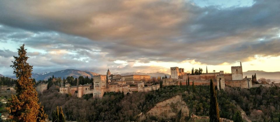 Alhambra and Nasrid Palaces and Local Food Experience - Inclusions and Meeting Points