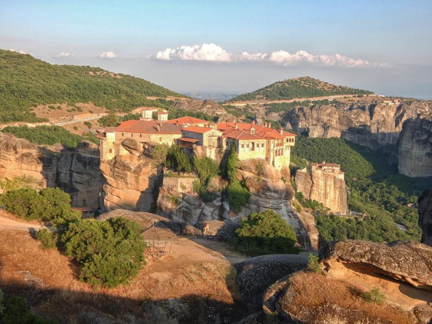 Athens: Thermopylae, Delphi & Meteora Private Tour With Meal - Delphi Exploration