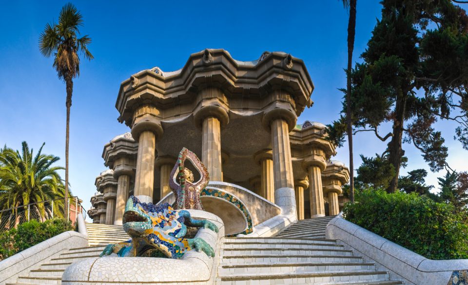 Barcelona: Guell Park Small-Group Tour & Dragon Stairway - Park Guell Exploration