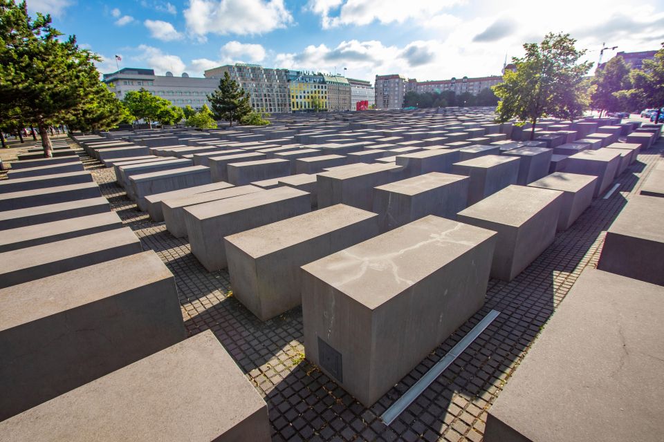 Berlin: Private Exclusive History Tour With a Local Expert - Iconic Landmarks