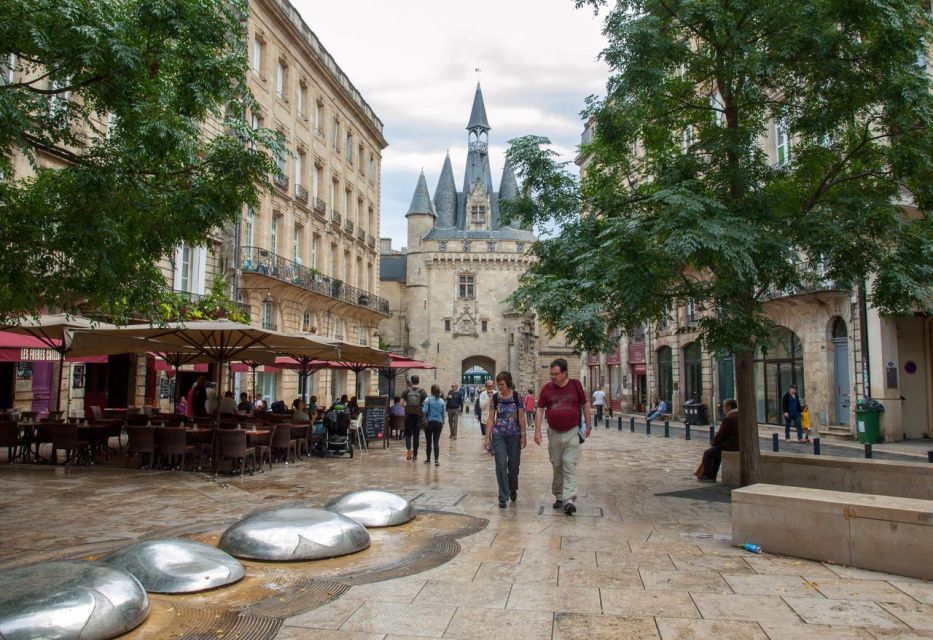 Bordeaux's Iconic Landmarks: A Private Bike Tour - Meeting Point