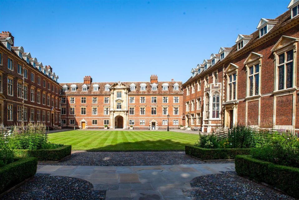 Cambridge: 2-Hour Private University Walking Tour - Iconic Buildings