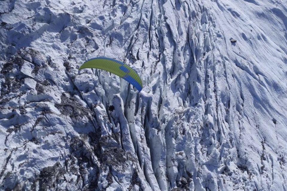 Chamonix: Tandem Paragliding Flight - Included in the Experience