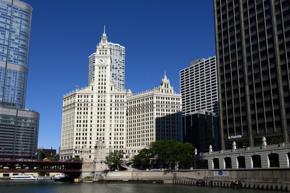 Chicago Downtown Highlights Private Walking Tour - Visiting Daley Plaza