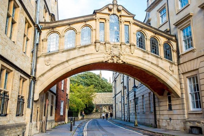 Discover Oxford and Cambridge - Professional Guide