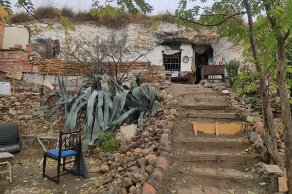 Discover the Caves of San Miguel and Sacromonte Private Tour - Exploring the Caves