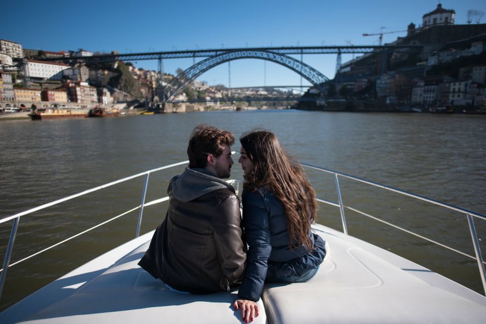 Douro River: Exclusive Luxury Yacht Cruise - Meeting Point and Location