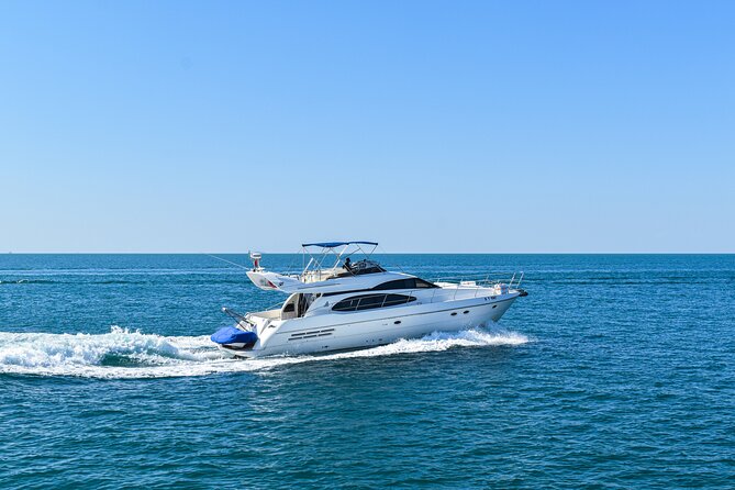 Dubai Yacht Rental - Book 58 Ft Private Yacht up to 28 Persons - Guest Capacity and Amenities