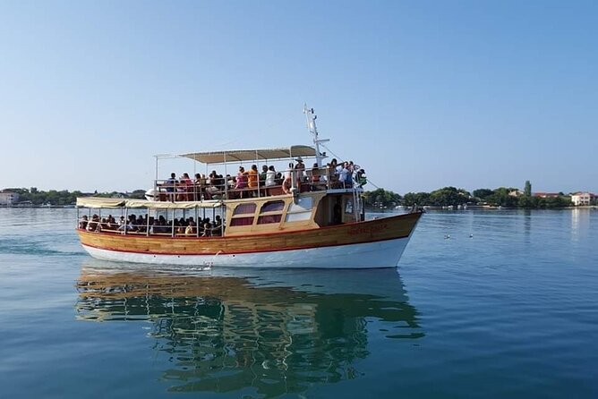 Dubrovnik Islands Boat Tour With Lunch and Unlimited Drinks - Sightseeing the Elafiti Islands