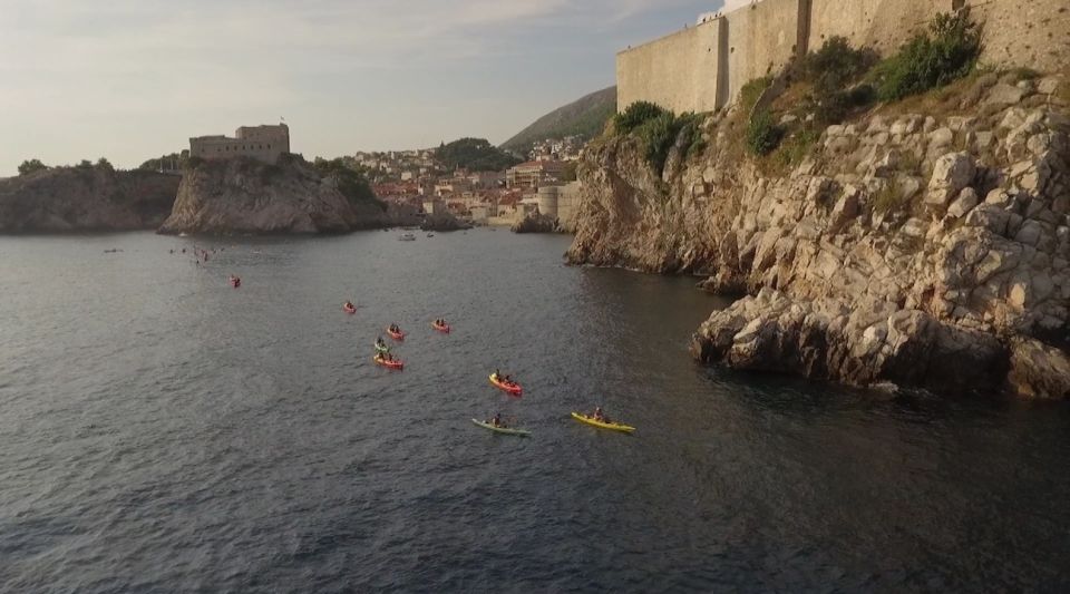 Dubrovnik: Sunset Sea Kayaking Tour With Fruit Snack & Wine - Participant Restrictions and Recommendations