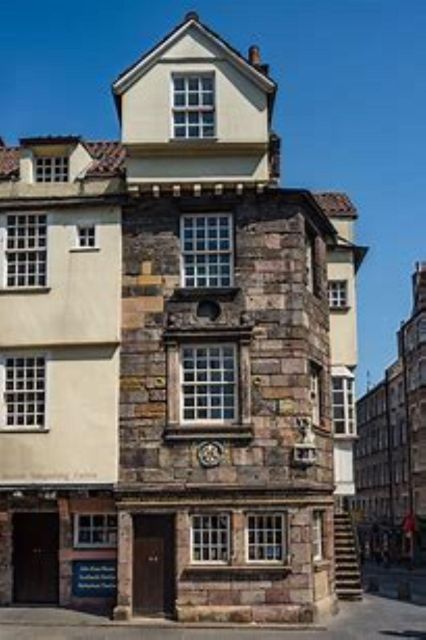 Edinburgh: The Mary Queen of Scots Guided Walking Tour - Encountering Vital Historical Figures