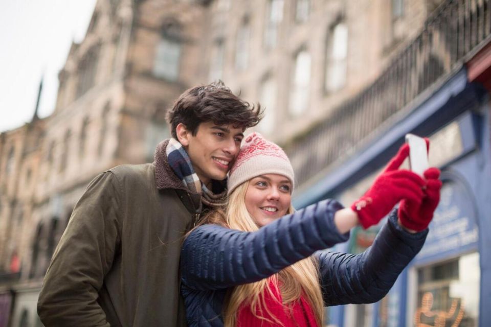 Edinburgh Walk: a Romantic Stroll Through History and Beauty - Edinburgh Castle: Fortified Majesty