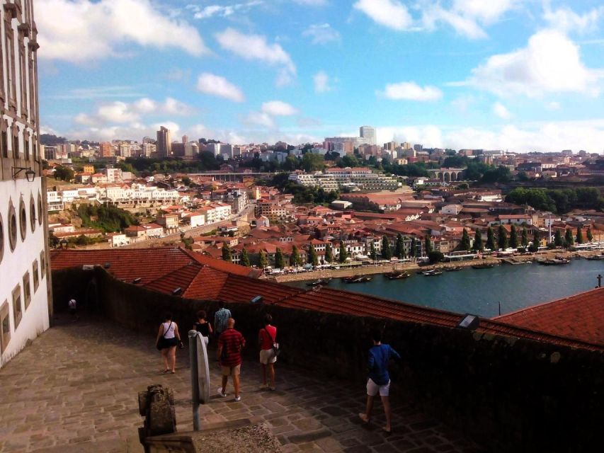 From Lisbon to Porto With 2 Stop in the Way Private Tour - Savoring Traditional Portuguese Cuisine