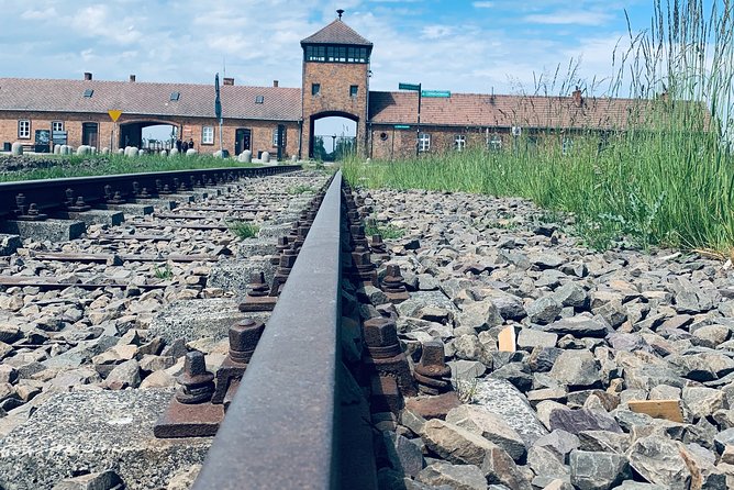 Full Day Tour to Auschwitz-Birkenau and Salt Mine With a Local Guide From Krakow - Guided Tour Inclusions