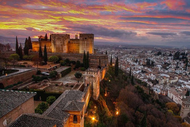 Going to Alhambra? 3 Hrs Private Tour! Skip the Long Lines to Visit the Alhambra - Highlights of the Alhambra