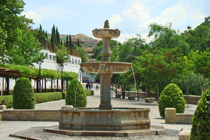 Granada Tour With Alhambra Skip the Line & Pickup From Malaga - Customer Reviews and Feedback