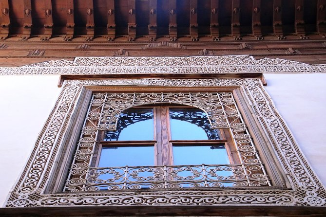 Half Day Marrakech History Tour Including Entrances - Saadian Tombs: Uncovering History