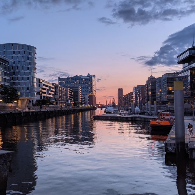 Hamburg: Private Sunset Van Tour With Welcome Drink - Pickup and Availability