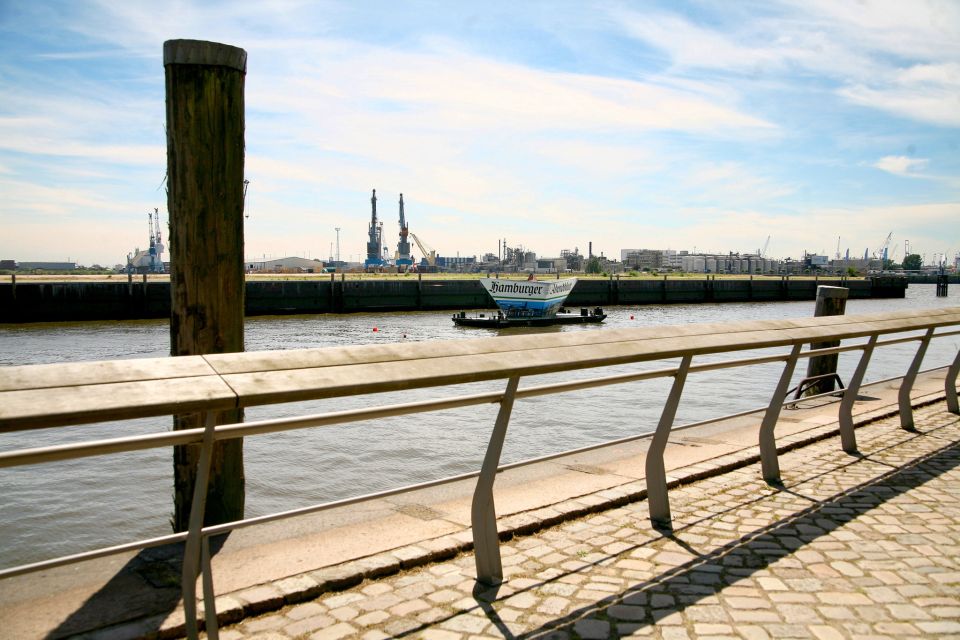 Hamburg: Speicherstadt & HafenCity 2-Hour Walking Tour - Meeting Point