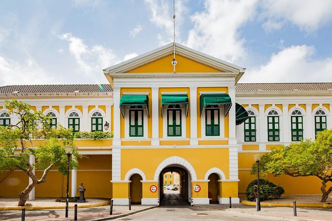 Historic Walking Tour Through Otrobanda & Punda - Queen Emma Pontoon Bridge