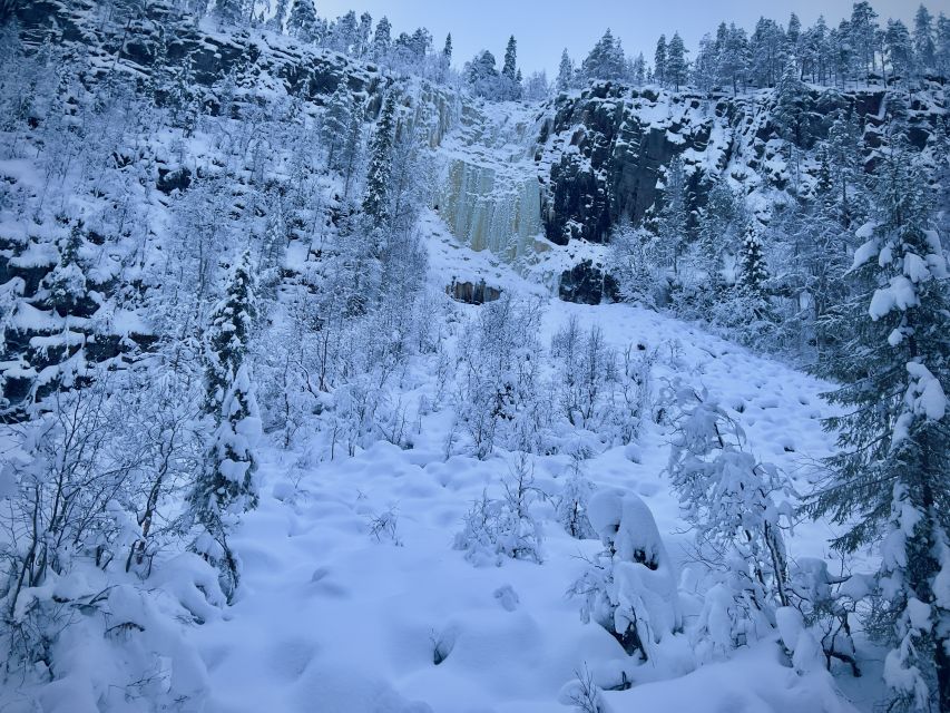 Korouoma: Frozen Waterfall Hiking Tour - Frozen Waterfalls Experience