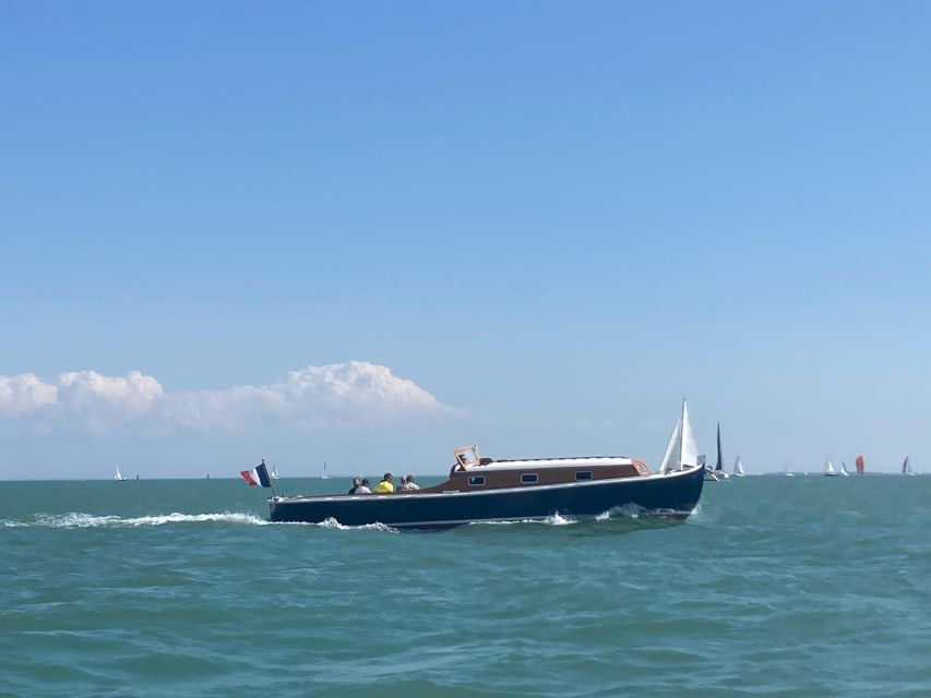 La Rochelle: The Minimes and Bay Boat Tour - Important Details to Note