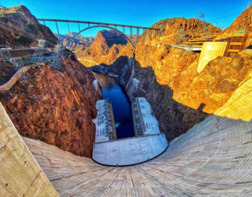 Las Vegas: Hoover Dam and Seven Magic Mountains Tour - Seven Magic Mountains