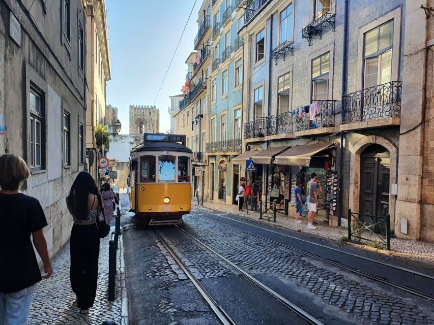 Lisboa: Old Town, New Town & Belem Full Day Tour - Monasteries and Pastries in Belem