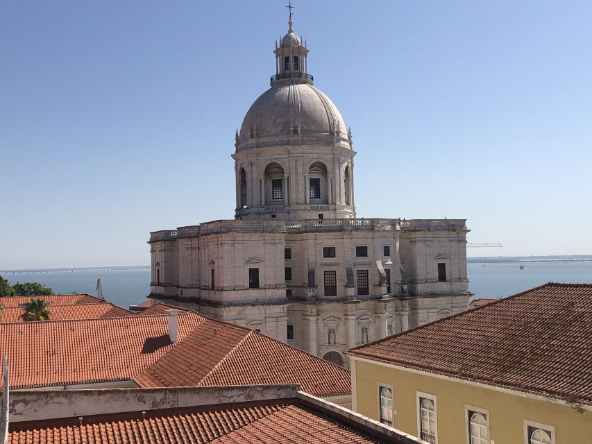 Lisbon Alfama Self-Guided Walking Tour & Scavenger Hunt - Challenges and Features