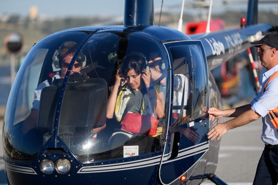 Lisbon: Helicopter Tour Over Cascais & Cabo Da Roca - Helicopter Flight Details