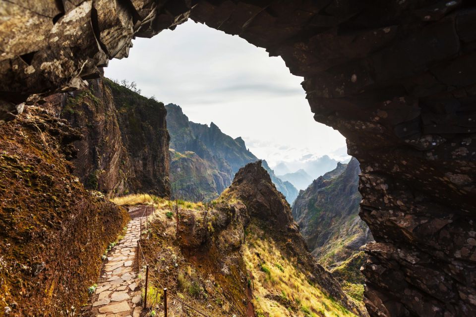 Madeira: Stairway To Heaven Pico Areeiro to Pico Ruivo Hike - Not Suitable For