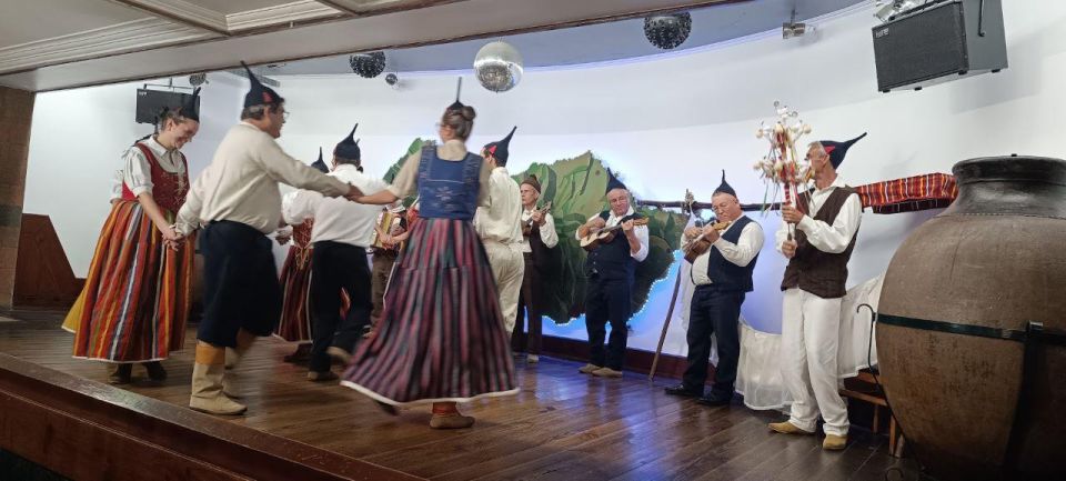 Madeira : Typical Evening With Folk Dancing Entertainment - Folk Dancing Entertainment