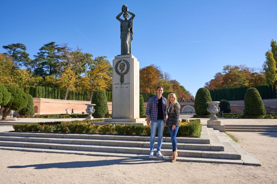 Madrid: Private Photoshoot at the Retiro Park - Included Services