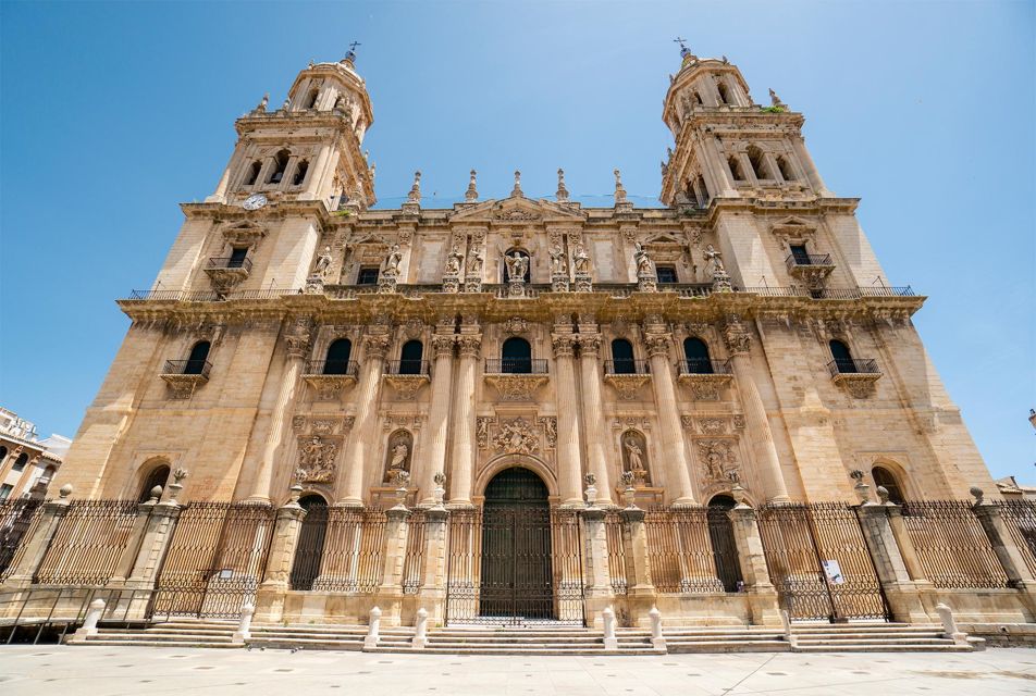 Málaga: Jaén Airport Transfers in a VIP Coach - Jaén Highlights