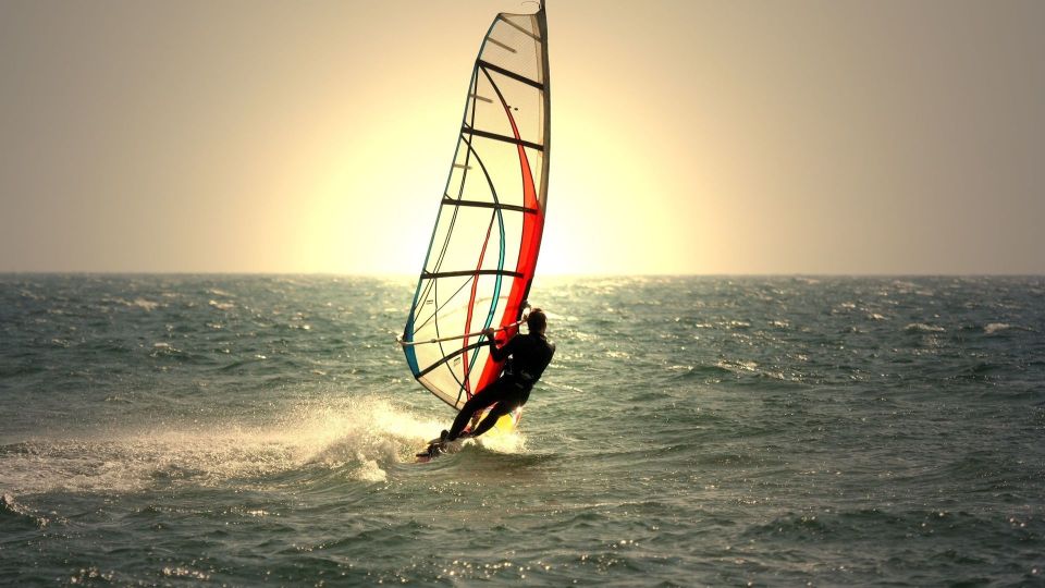 Miami: Windsurfing for Beginners and Experts - Participation Requirements