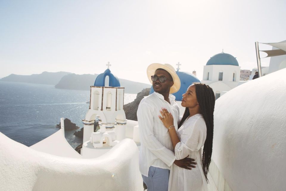 Oia: 30-Minute Photo Session for Couples or Solo Travelers - Meeting Point