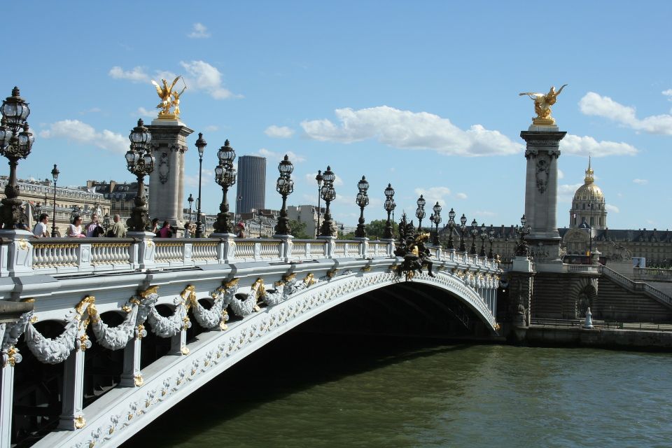 Paris: Capture the Most Photogenic Spots With a Local - Insiders Perspective on Culture