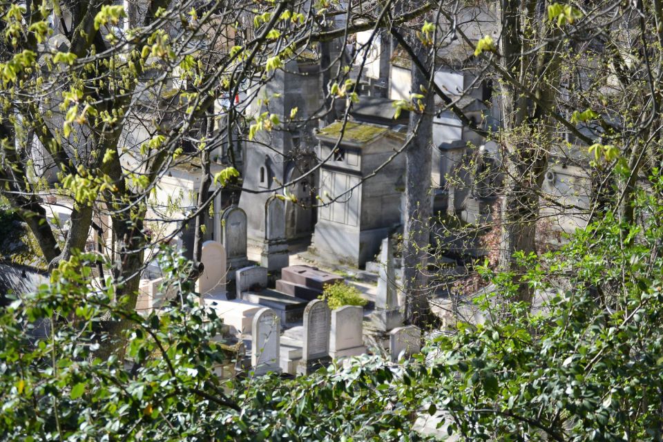 Paris: Pere Lachaise Cemetery Guided Tour - Anecdotes About Interred Celebrities