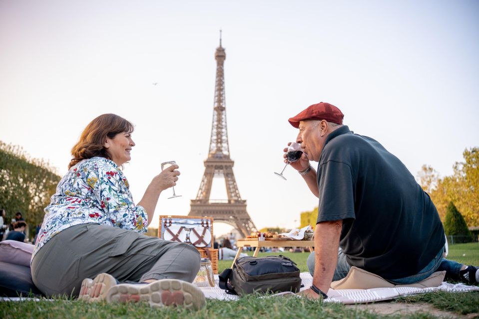 Paris: Picnic Experience in Front of the Eiffel Tower - Customization Options