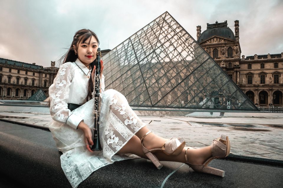 Paris: Private Photoshoot Near Any Chosen Landmark - Wheelchair Accessibility