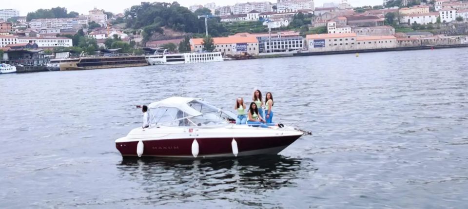 Porto: Private Boat Trip on Douro River (max 6px) 2h - Welcome Drink on Board