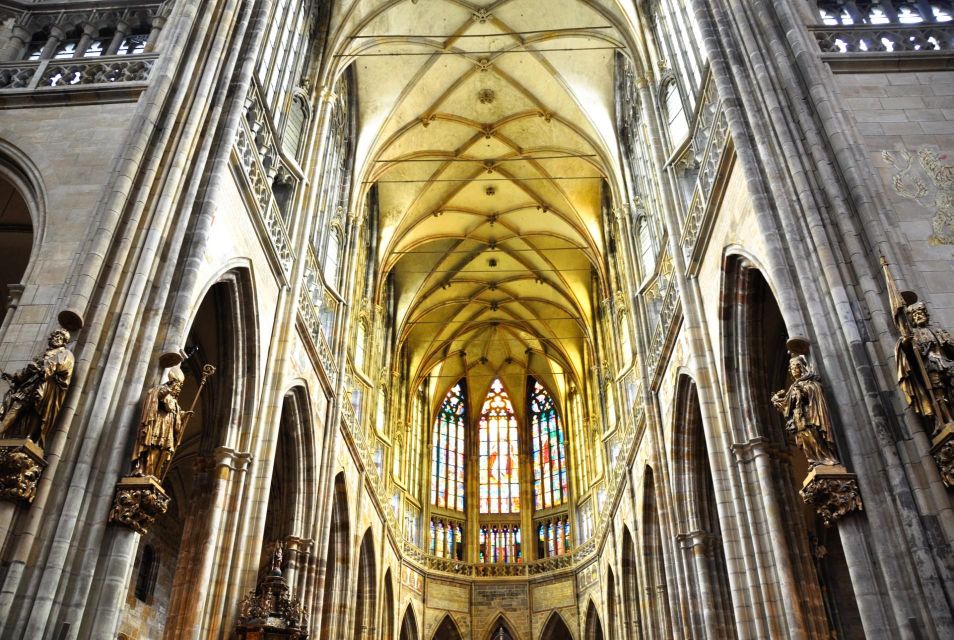 Prague Royal Castle, St Vitus, Golden Lane Tour With Tickets - Meeting Point and Accessibility