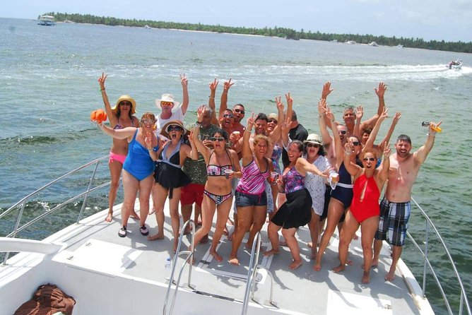 Punta Cana Booze Cruise With Snorkeling, Natural Pool & Open Bar - Refreshments Provided